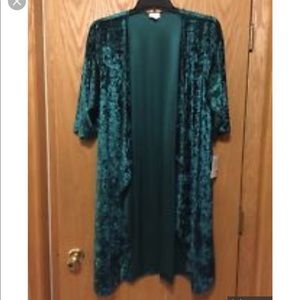 Lularoe elegant collection- Medium Shirley